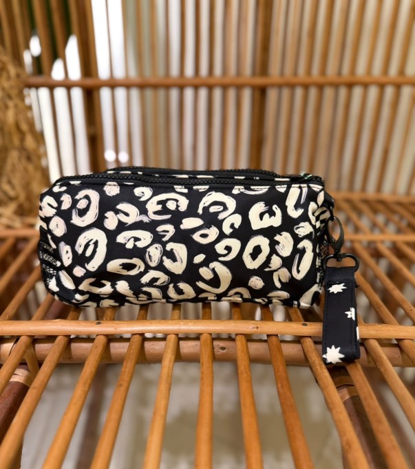 Necessaire Farm Etc Estrelado Preto